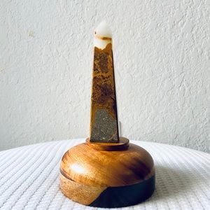 Tall Obsidian obelisk